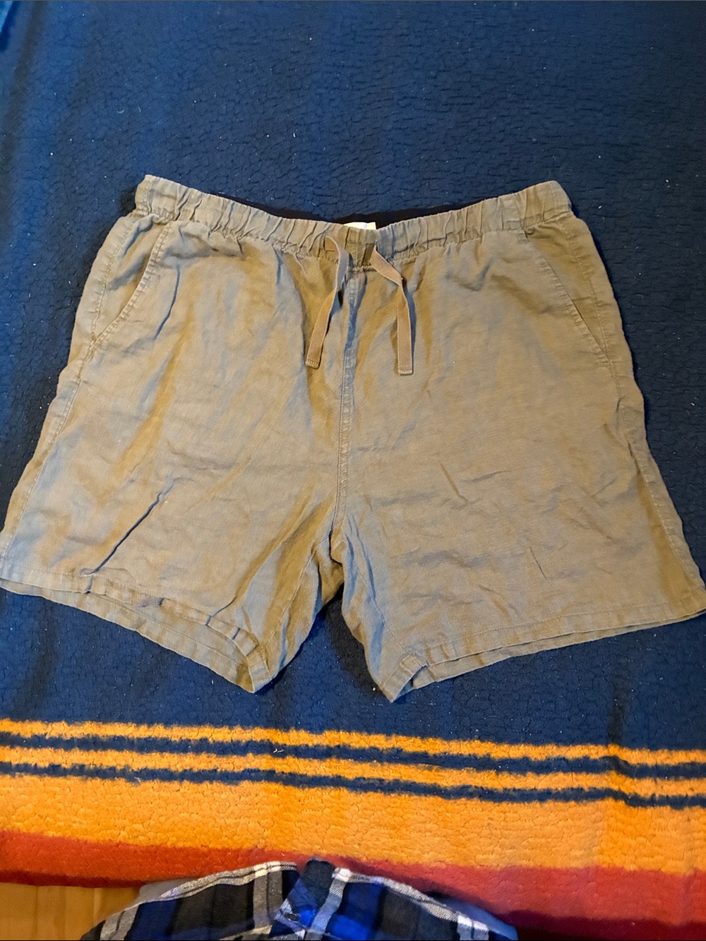 Everlane Men's Drawstring Shorts in Olive Green 100% European flax linen